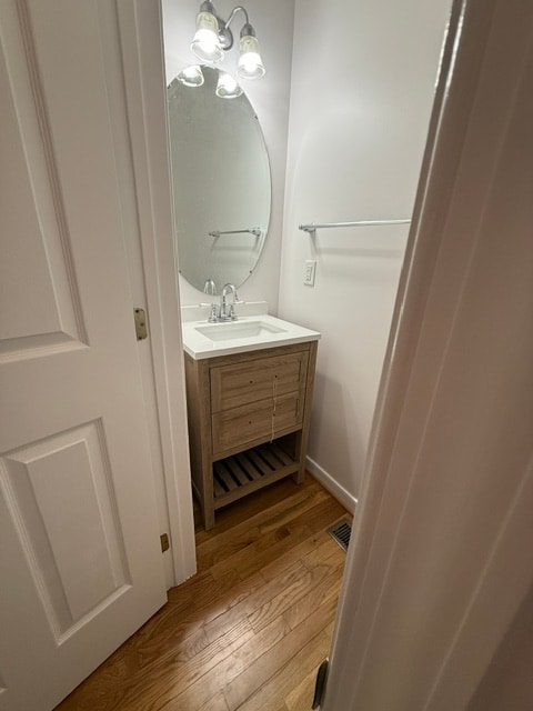 Modern bathroom vanity with mirror lights